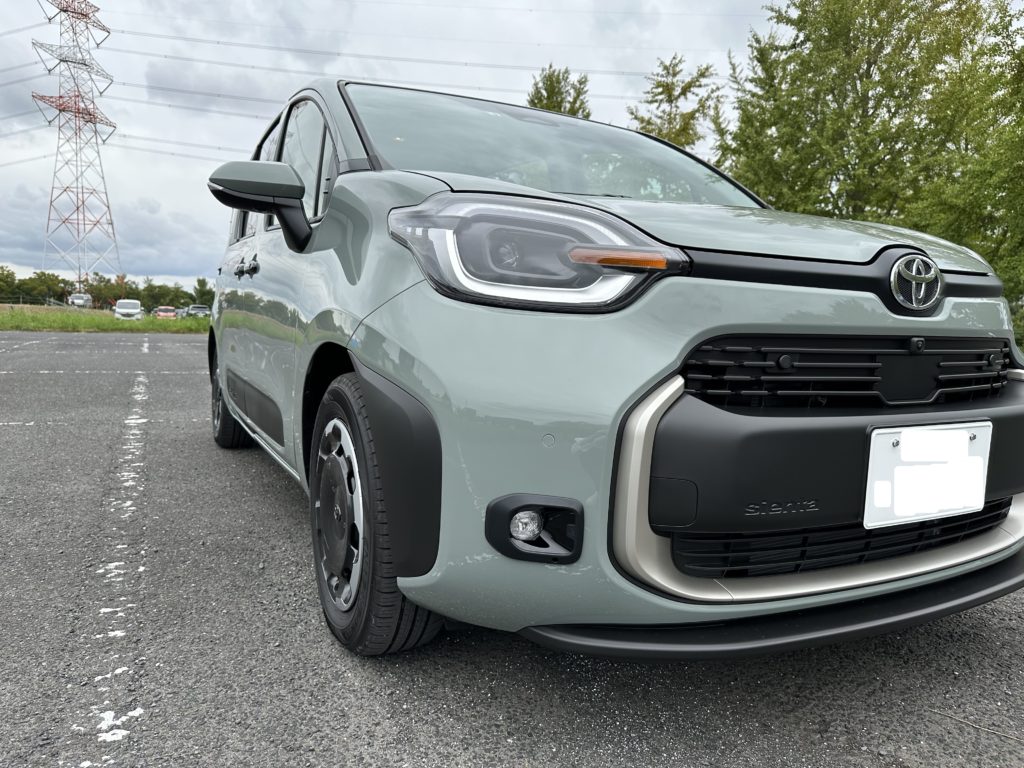 新型シエンタ】オプションの装着例【アーバンカーキ】 | はるブロ 